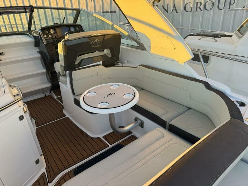2018 Monterey 295 Sport Yacht