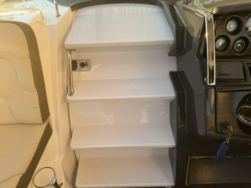 2018 Monterey 295 Sport Yacht