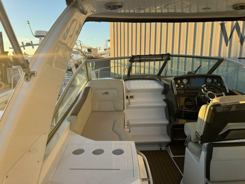 2018 Monterey 295 Sport Yacht