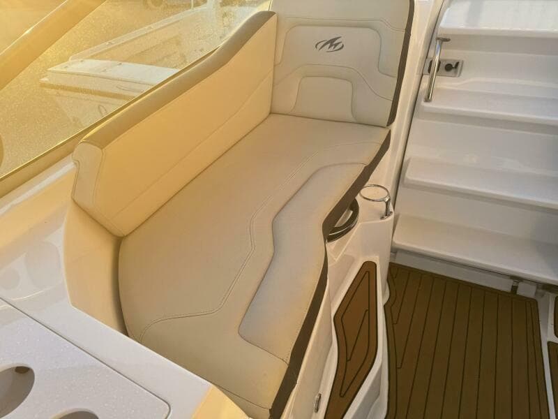 2018 Monterey 295 Sport Yacht