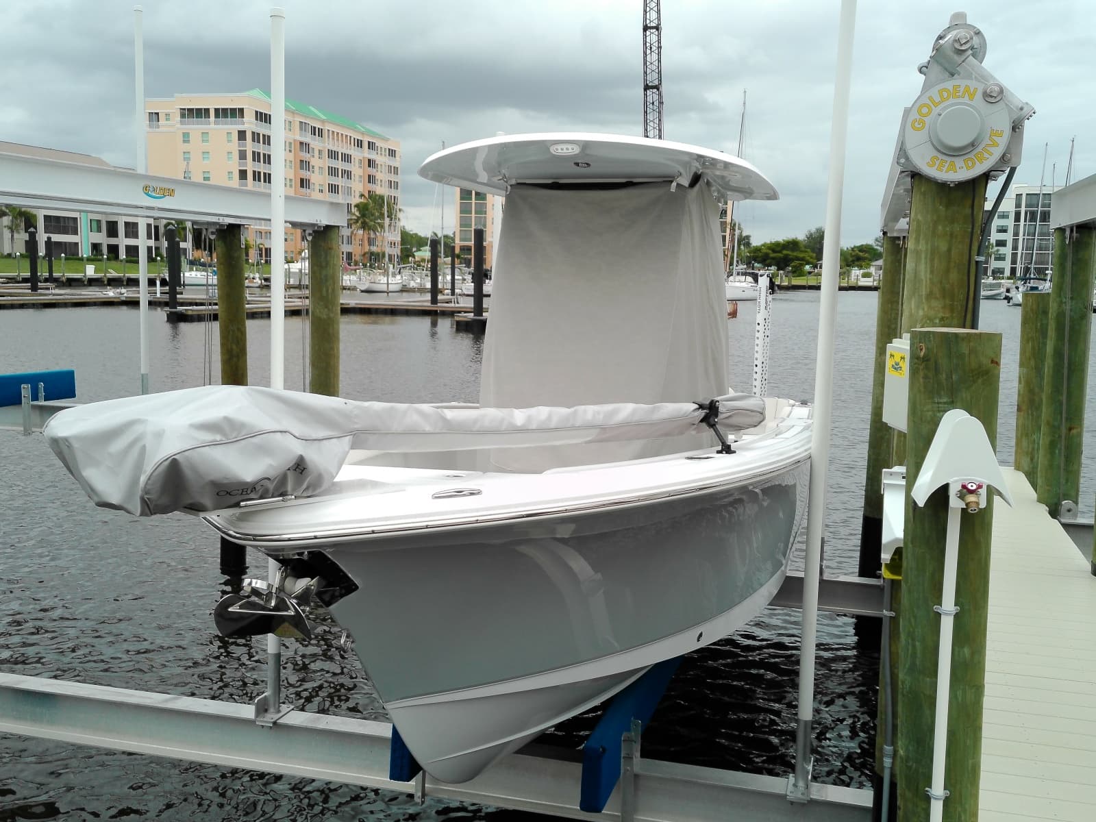 2026 Sea Hunt Ultra 245SE
