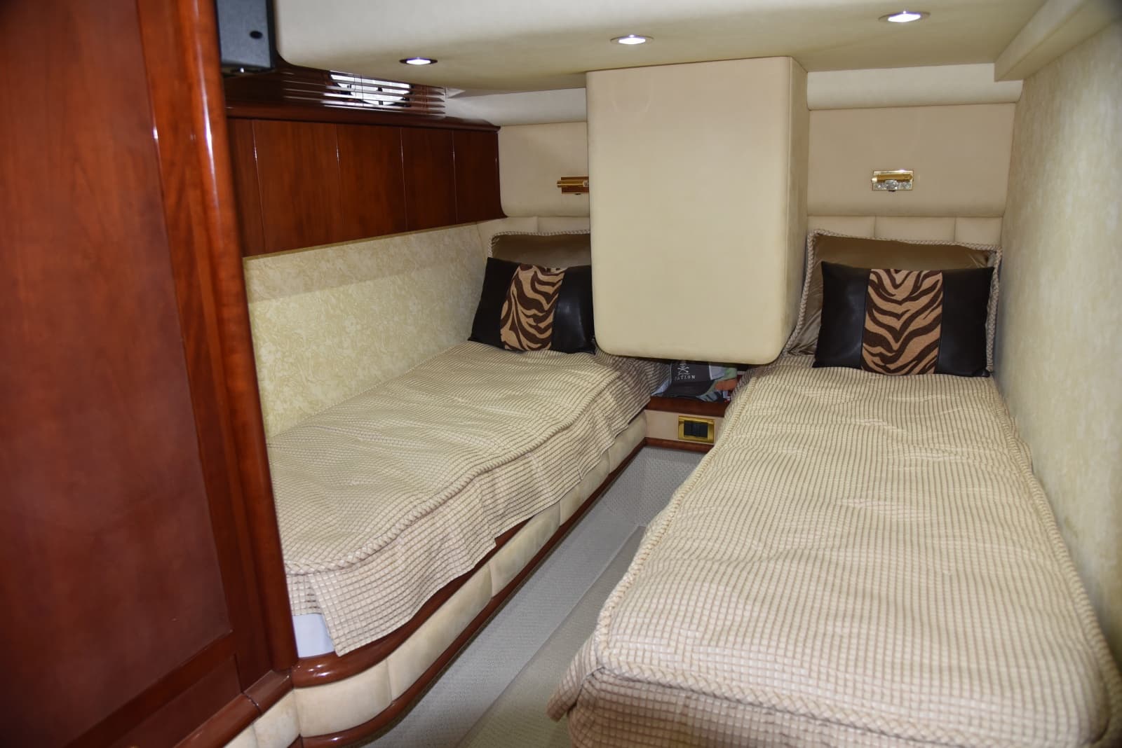 2002 Fairline Squadron 58