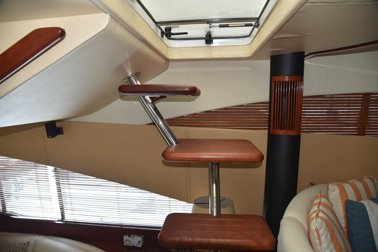 2002 Fairline Squadron 58
