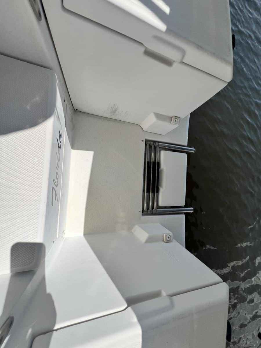 1999 Hunter 380