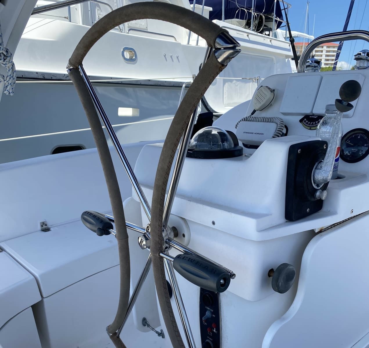 1999 Hunter 380