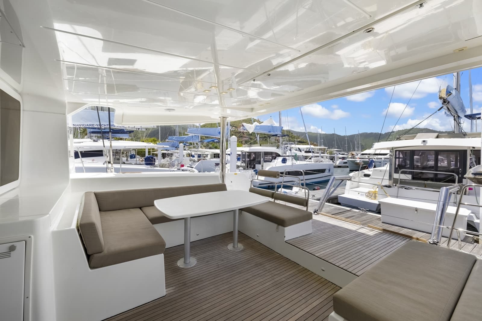 2022 Lagoon 52F