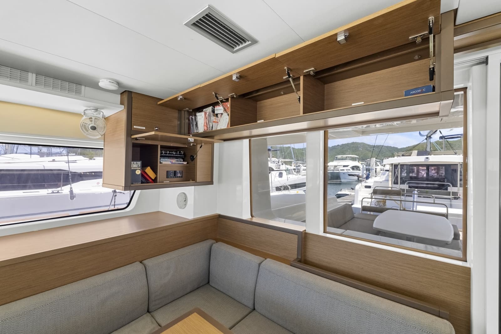 2022 Lagoon 52F