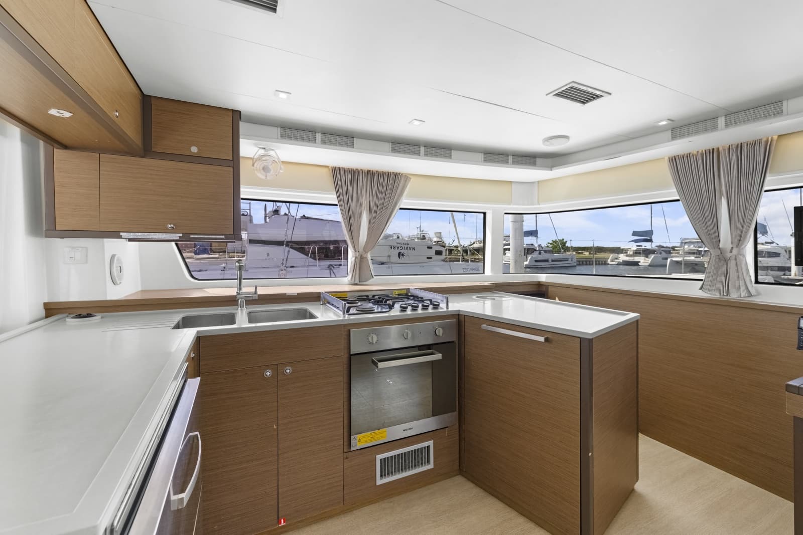 2022 Lagoon 52F