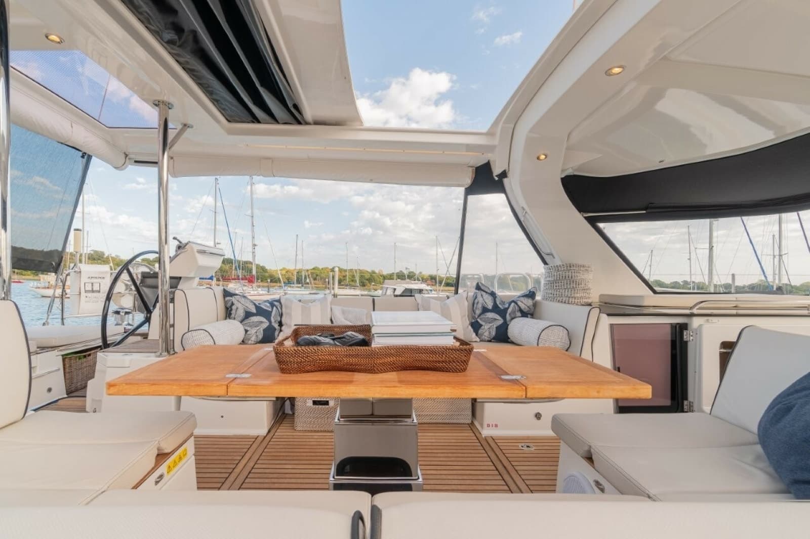 2020 Beneteau Oceanis Yacht 62