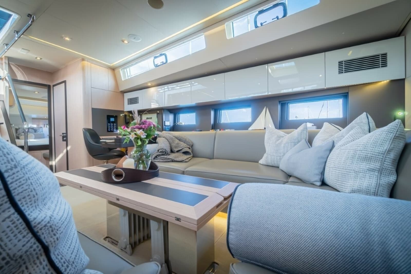 2020 Beneteau Oceanis Yacht 62