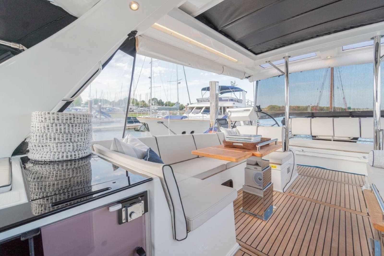 2020 Beneteau Oceanis Yacht 62