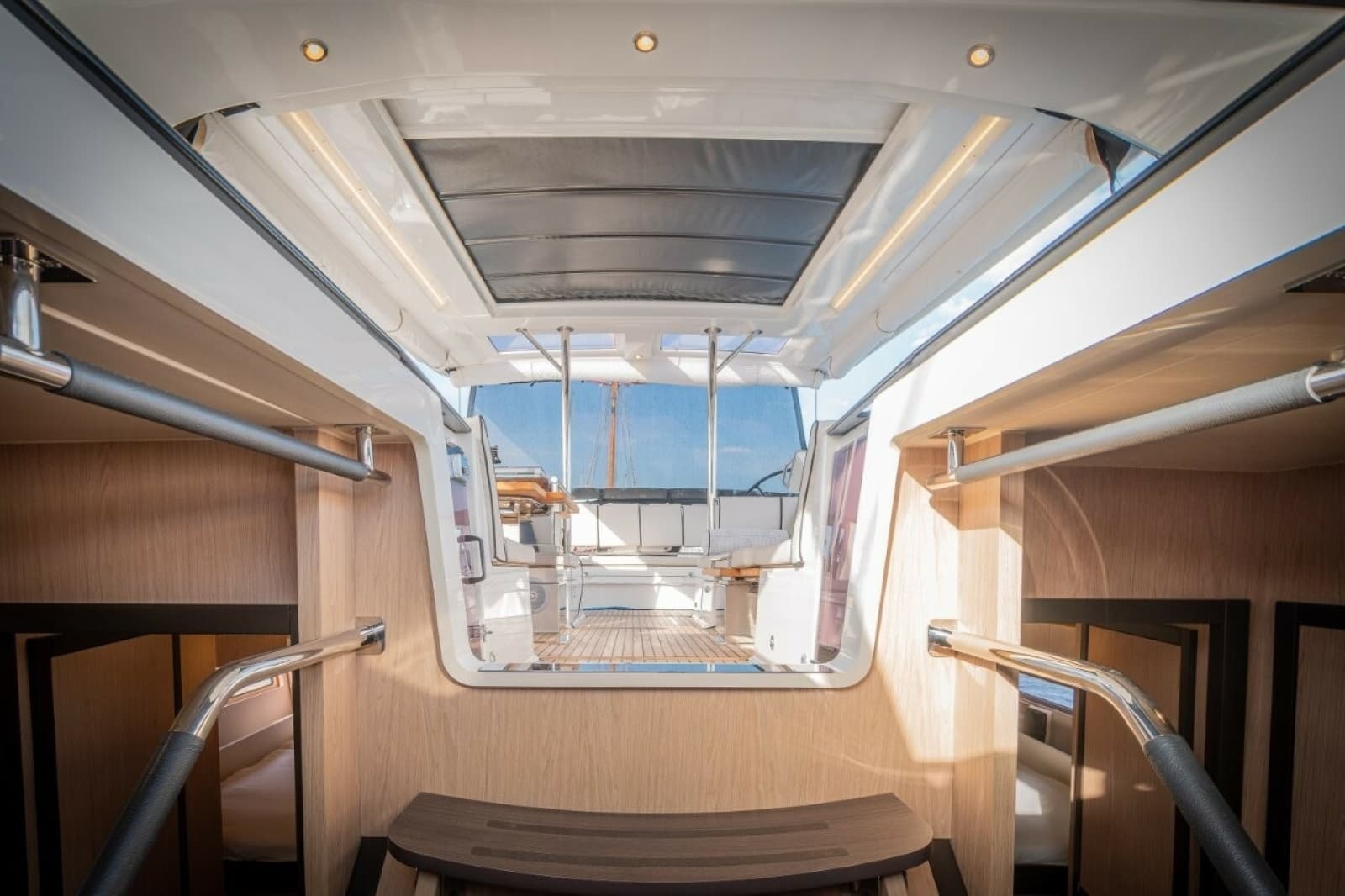 2020 Beneteau Oceanis Yacht 62