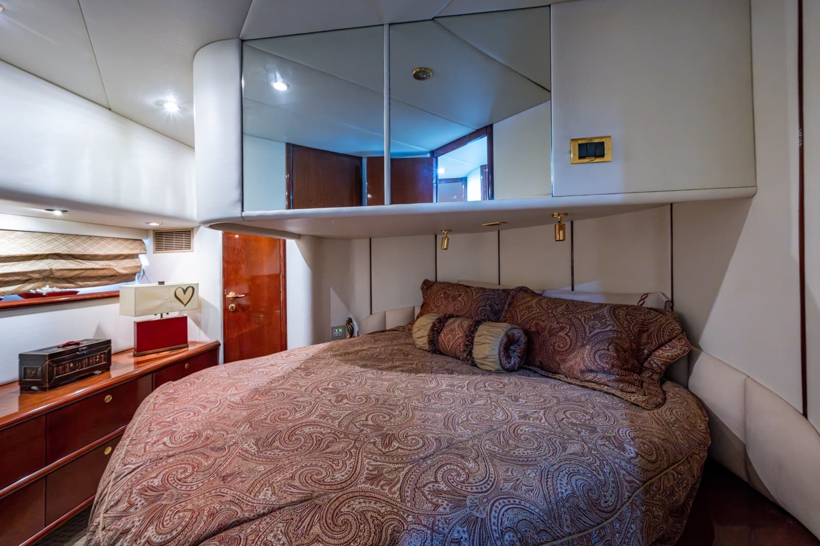 _master_stateroom_01