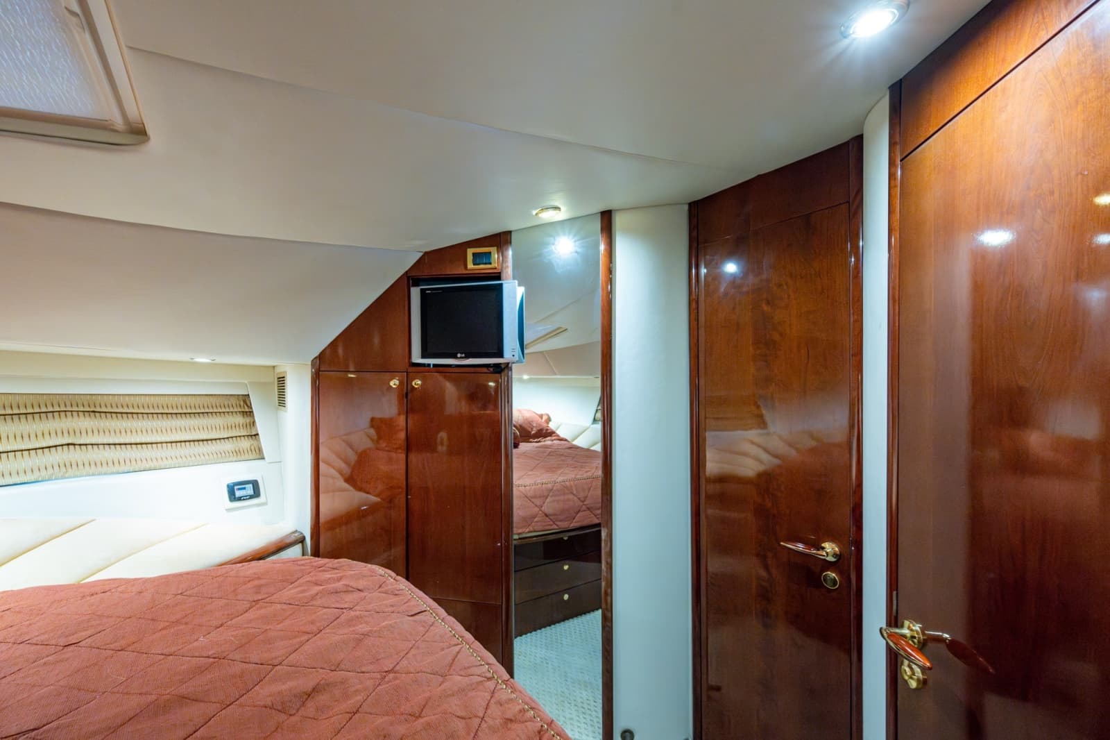 _forward_stateroom_03