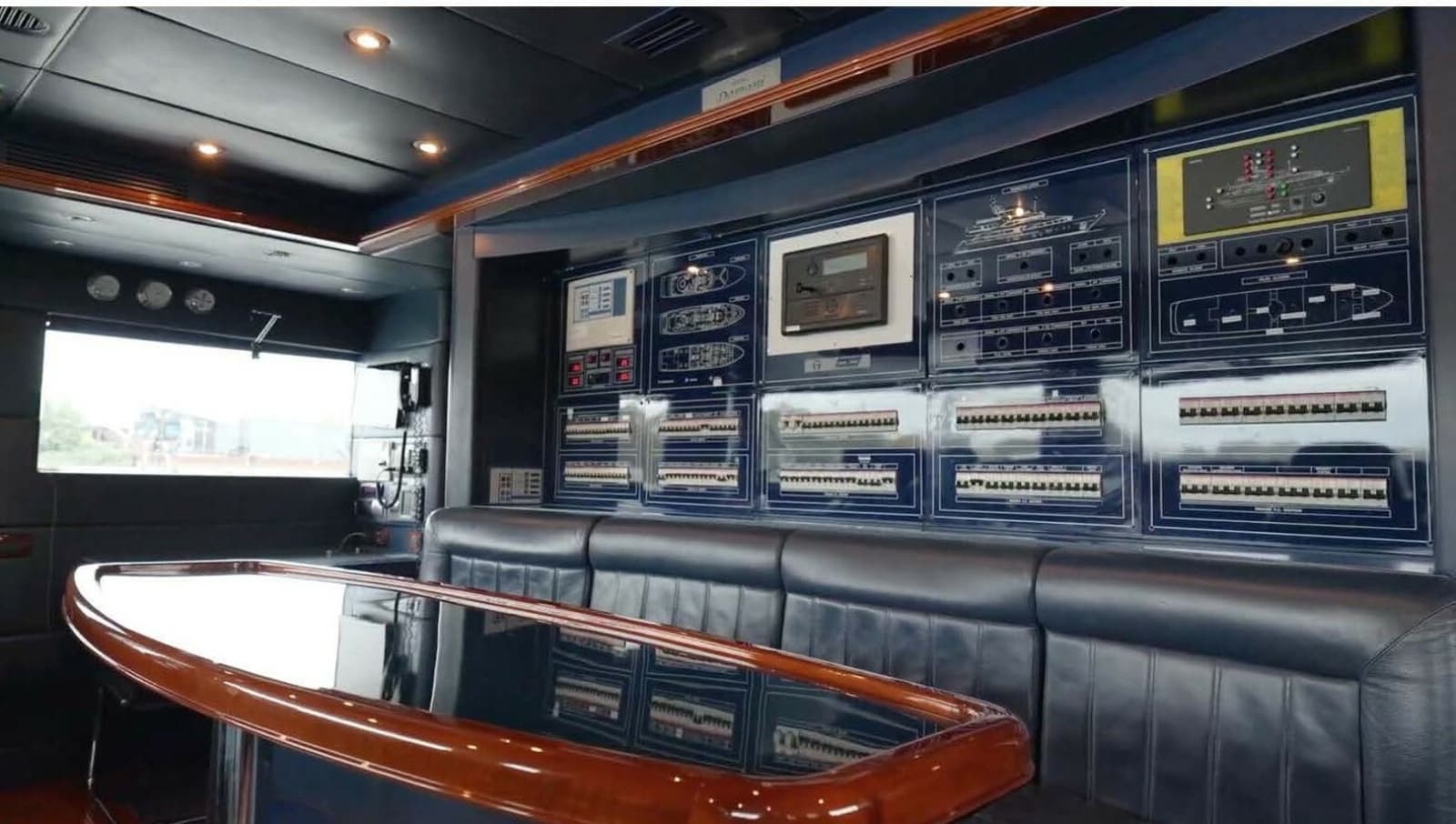 Benetti 145 Domani - Interior 2nd Deck Pilothouse