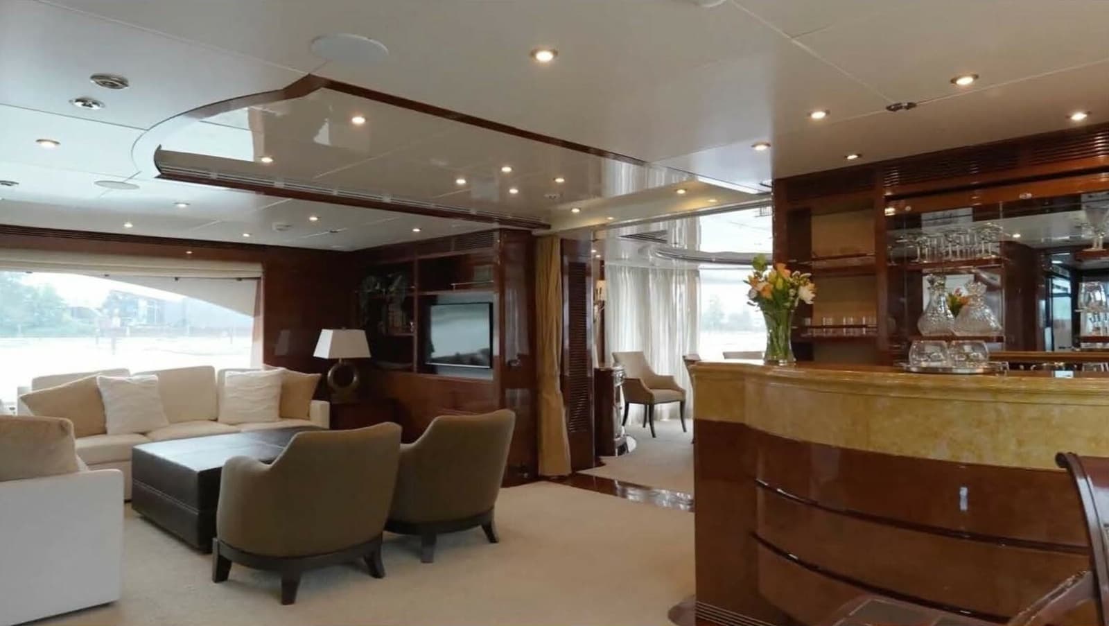 Benetti 145 Domani - Interior 2nd Deck Skylounge