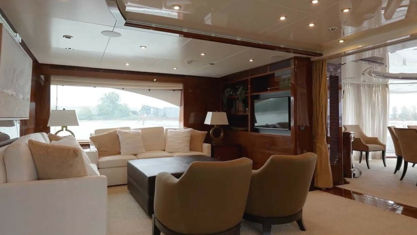 Benetti 145 Domani - Interior 2nd Deck Skylounge