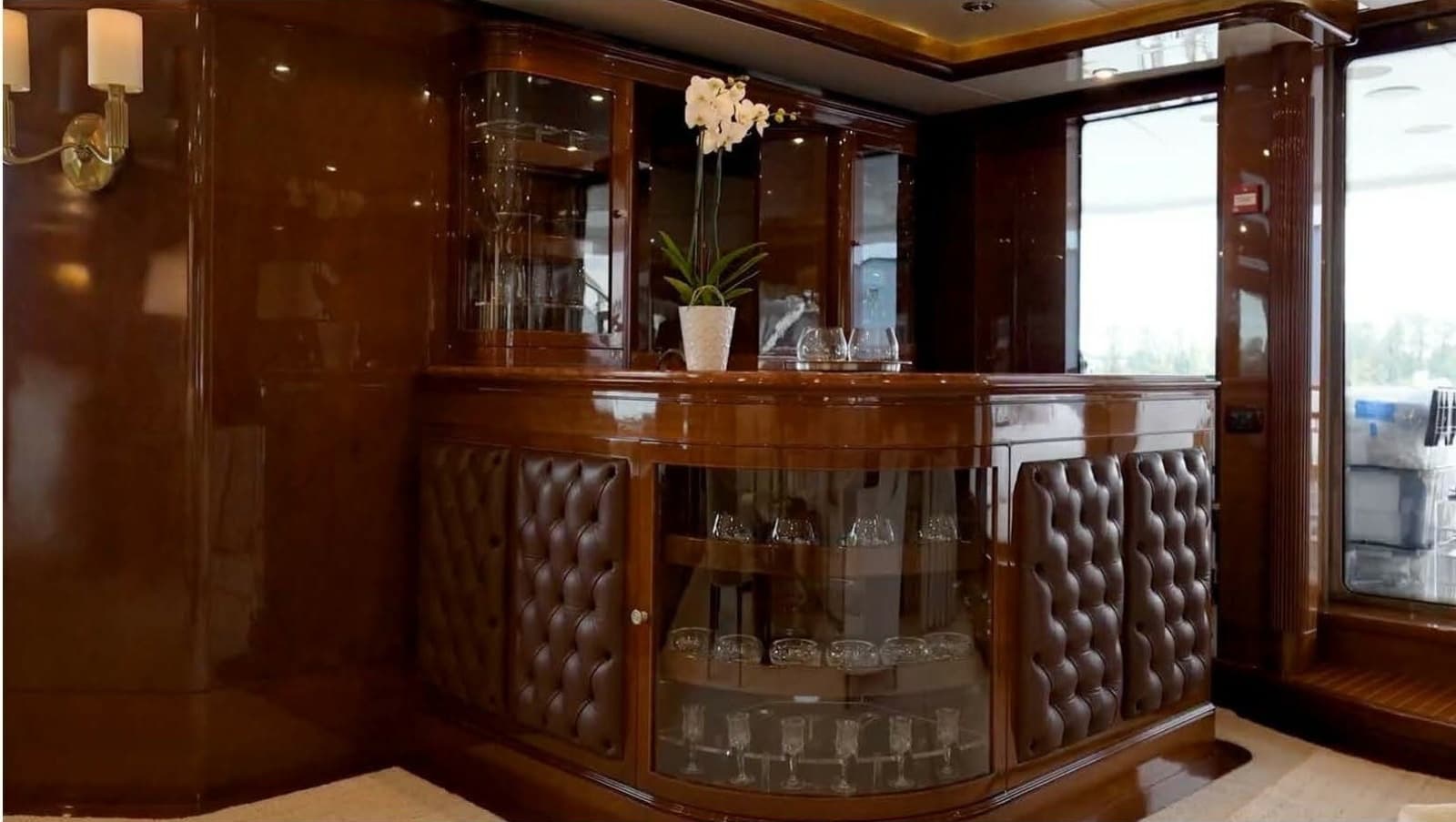 Benetti 145 Domani - Interior Main Deck Bar Aft