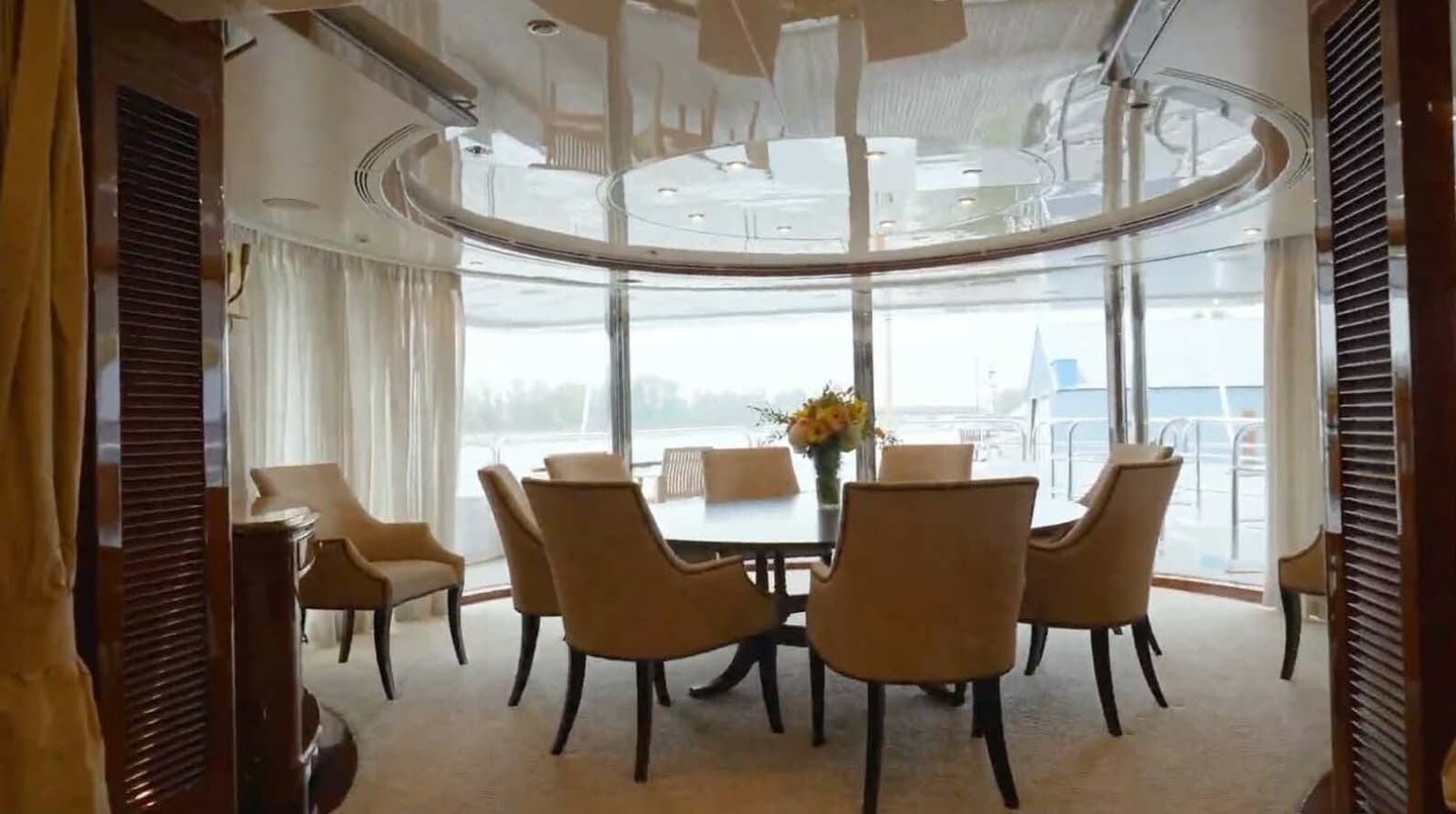 Benetti 145 Domani - Interior 2nd Deck "Winter Garden" dinning area, Aft