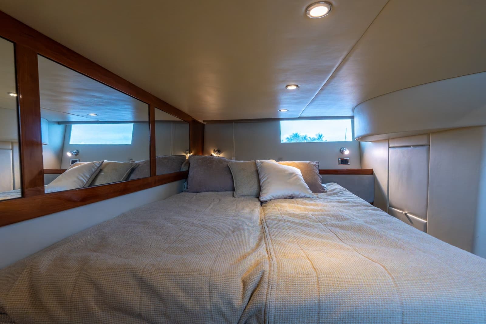 2011 Riviera 43 Open Flybridge