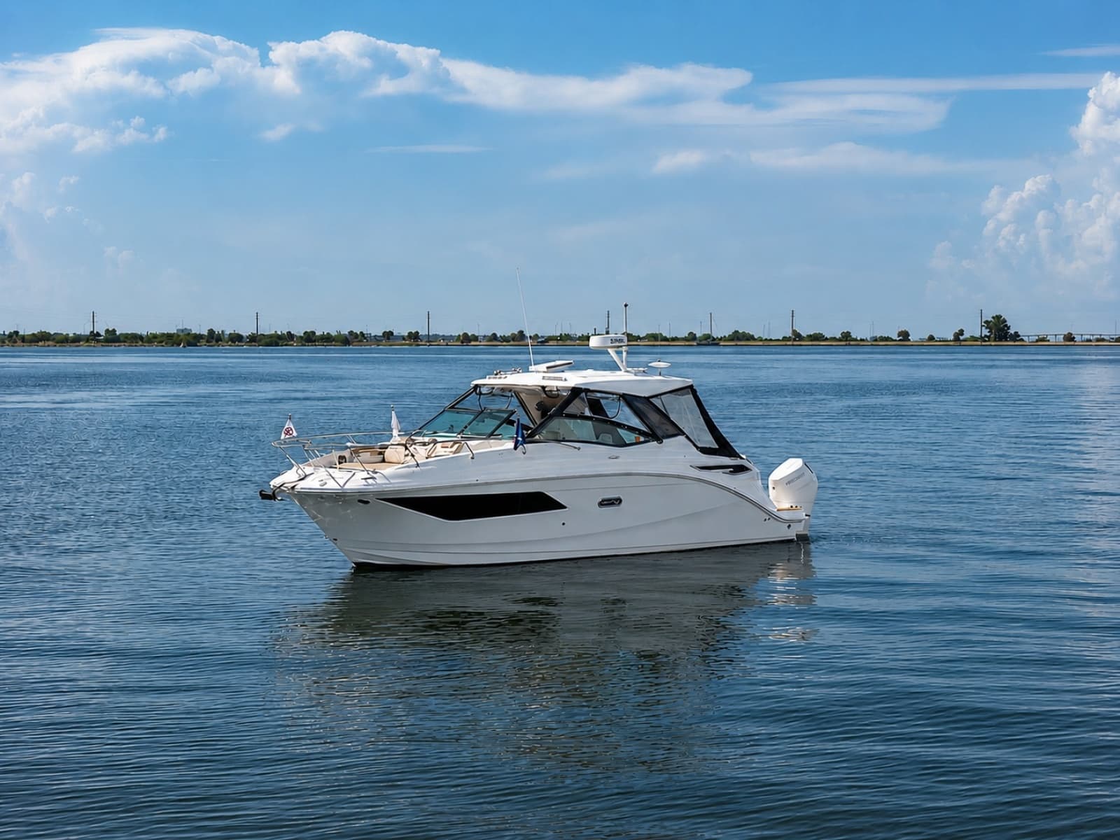 2025 Sea Ray 320 Sundancer