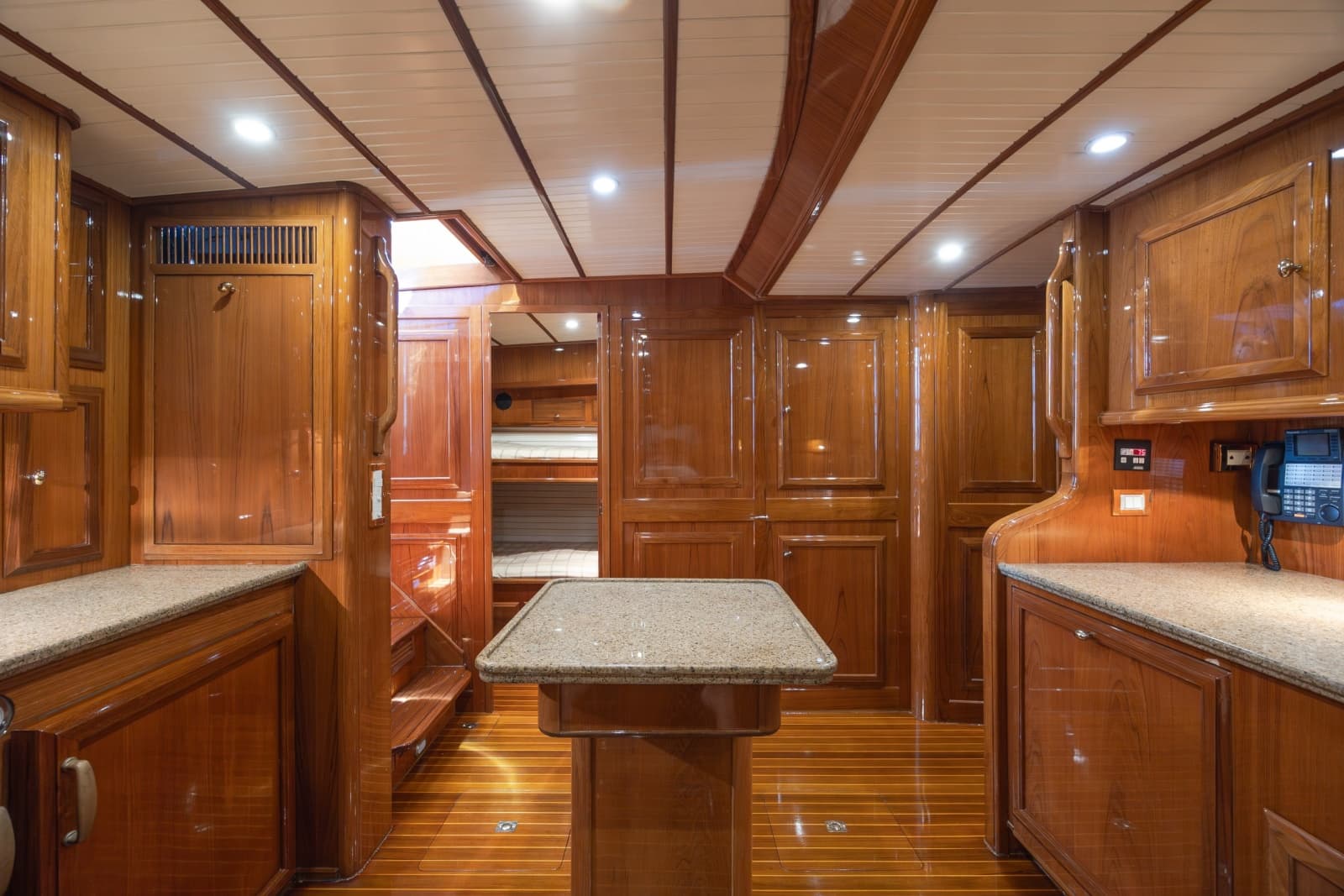 2003 Donzi R58 Express