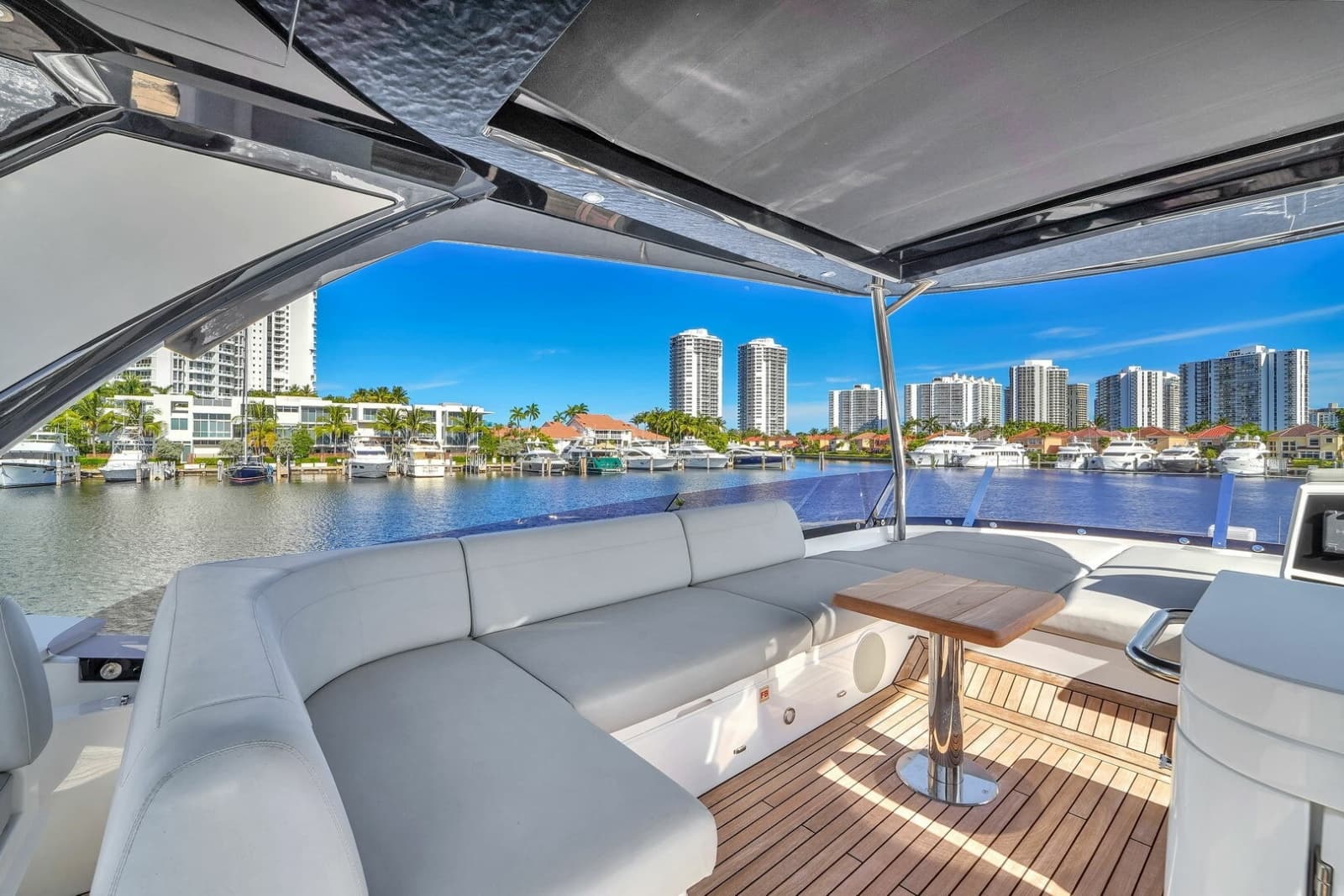 2023 Sunseeker Manhattan