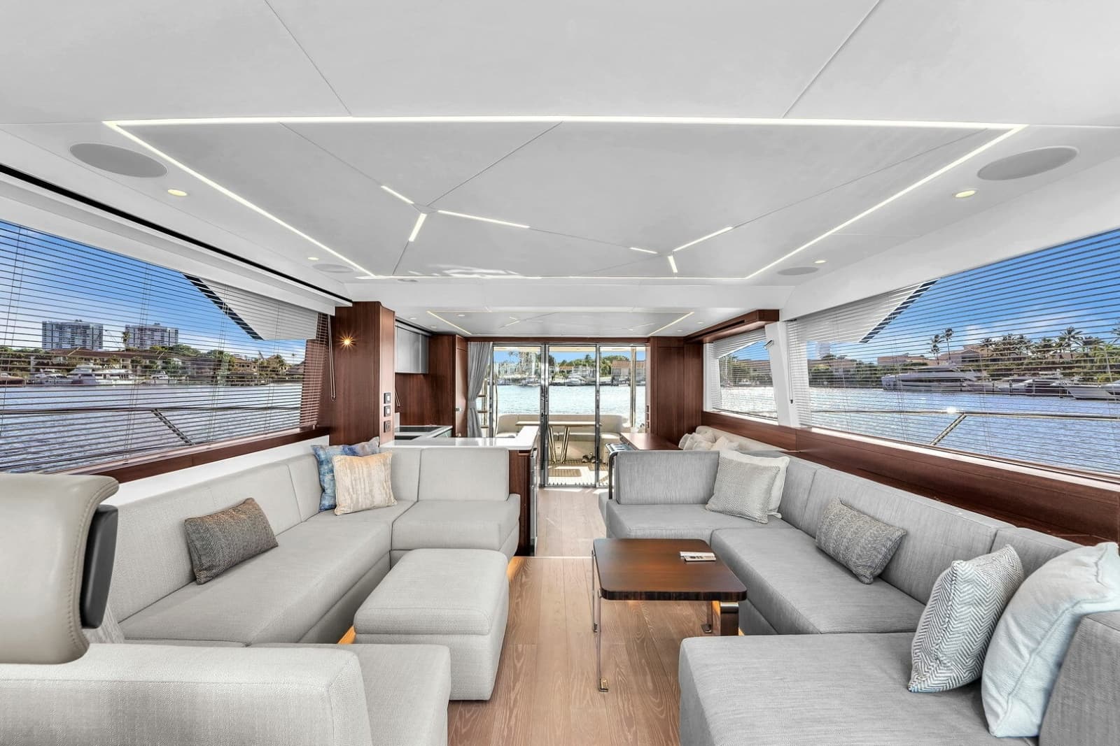 2023 Sunseeker Manhattan