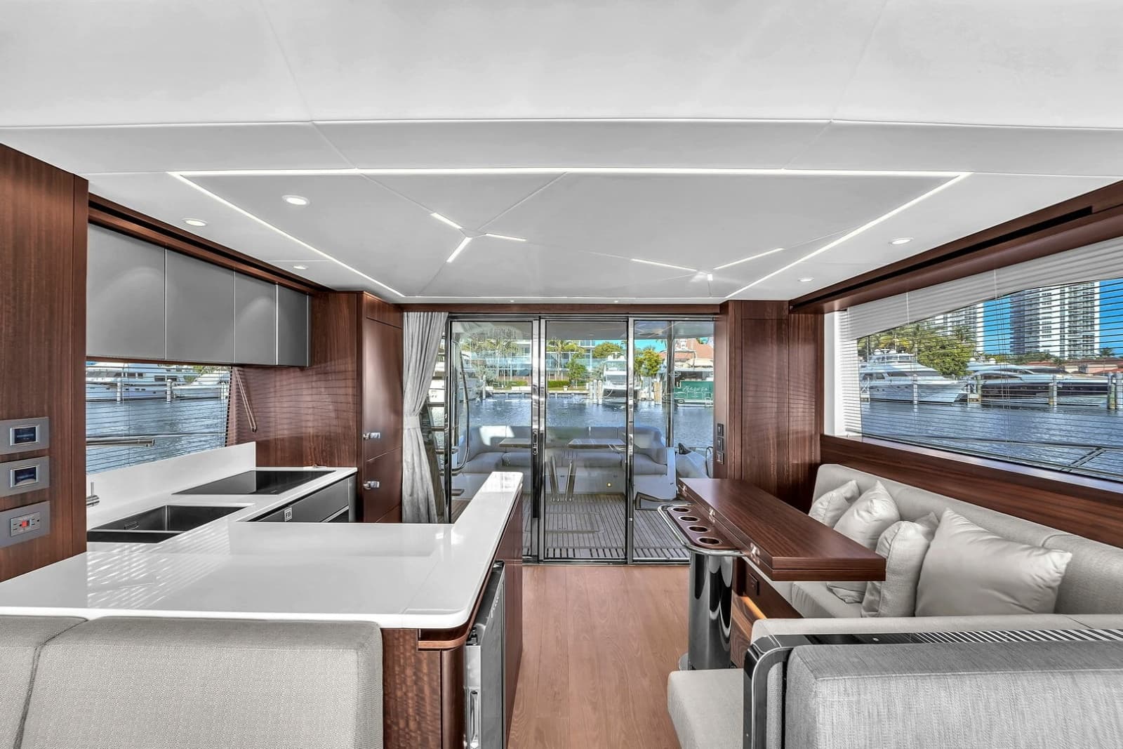 2023 Sunseeker Manhattan