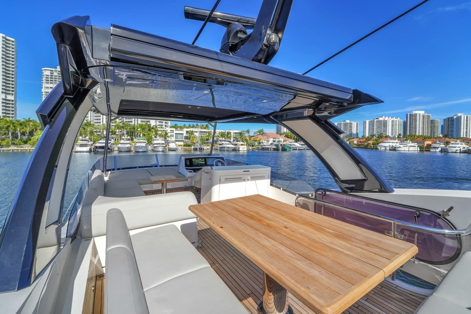 2023 Sunseeker Manhattan
