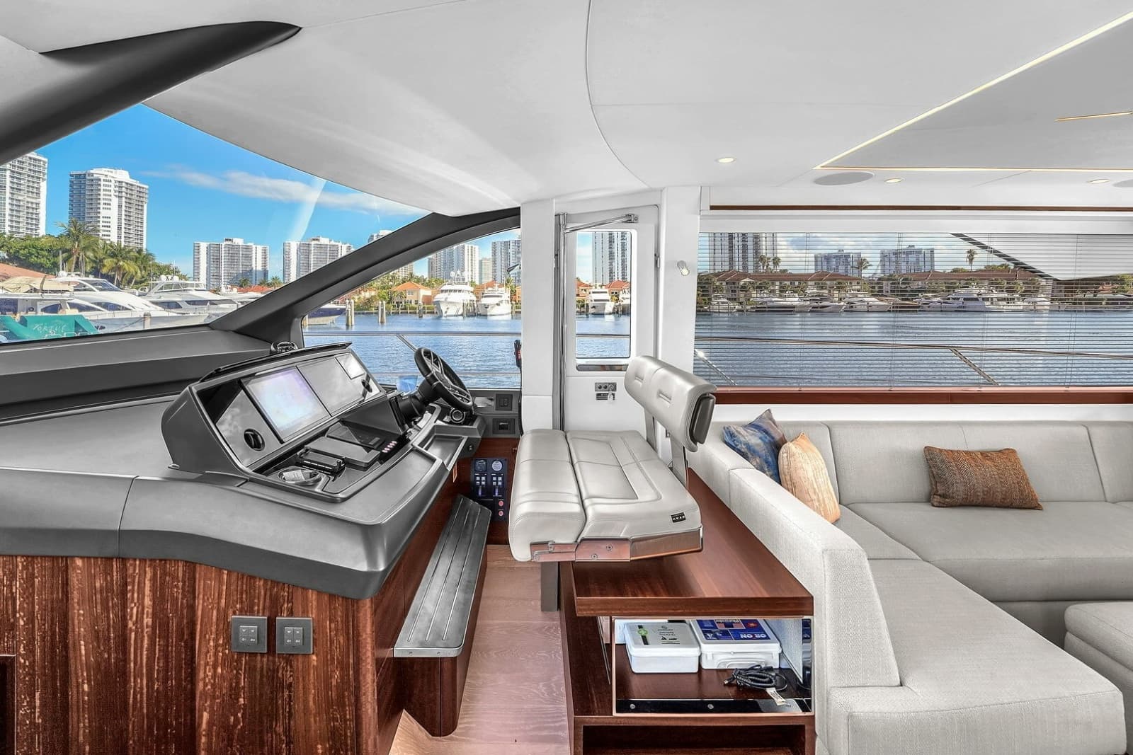 2023 Sunseeker Manhattan