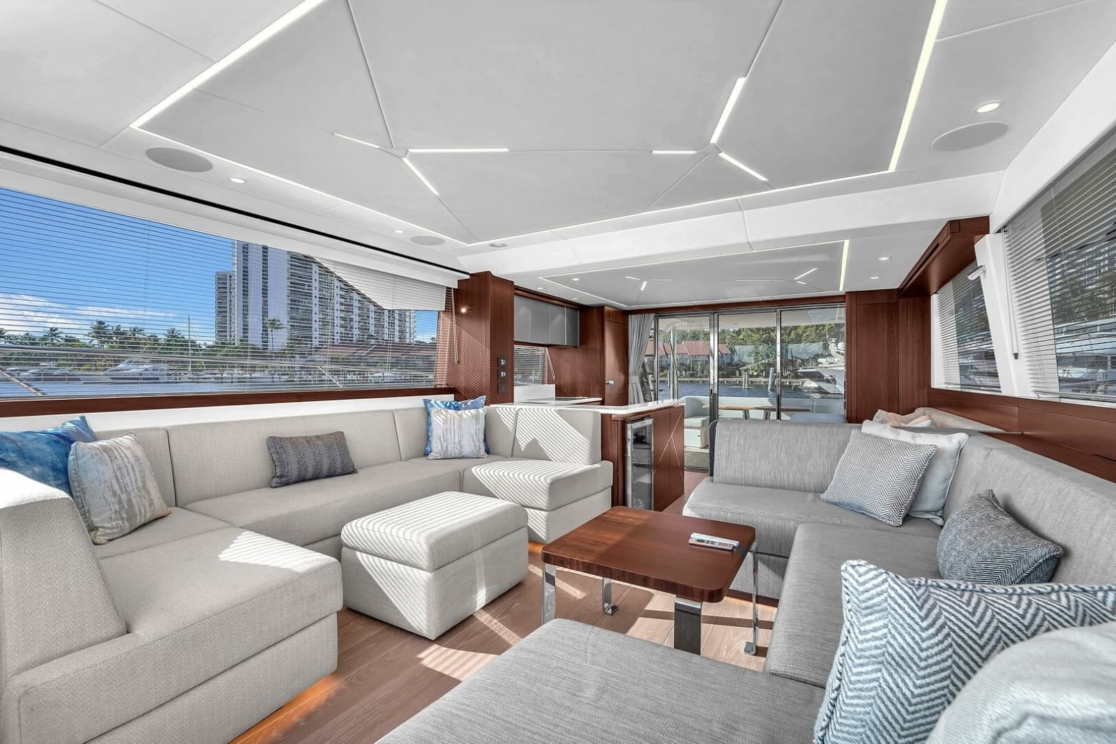 2023 Sunseeker Manhattan