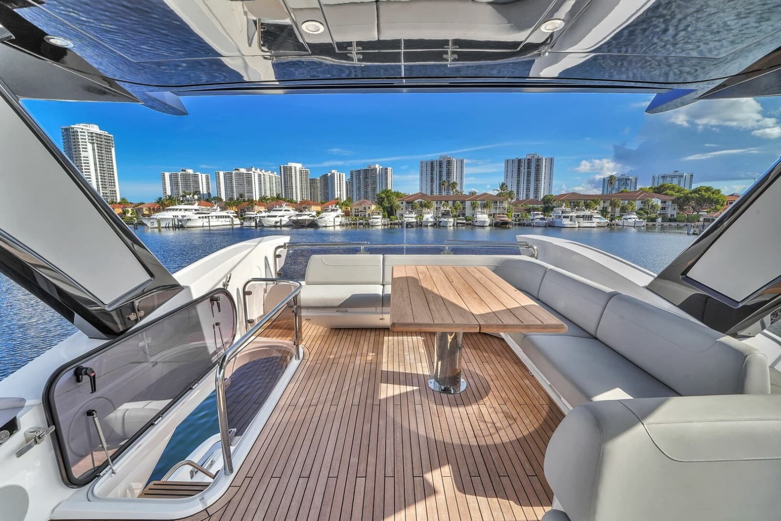 2023 Sunseeker Manhattan