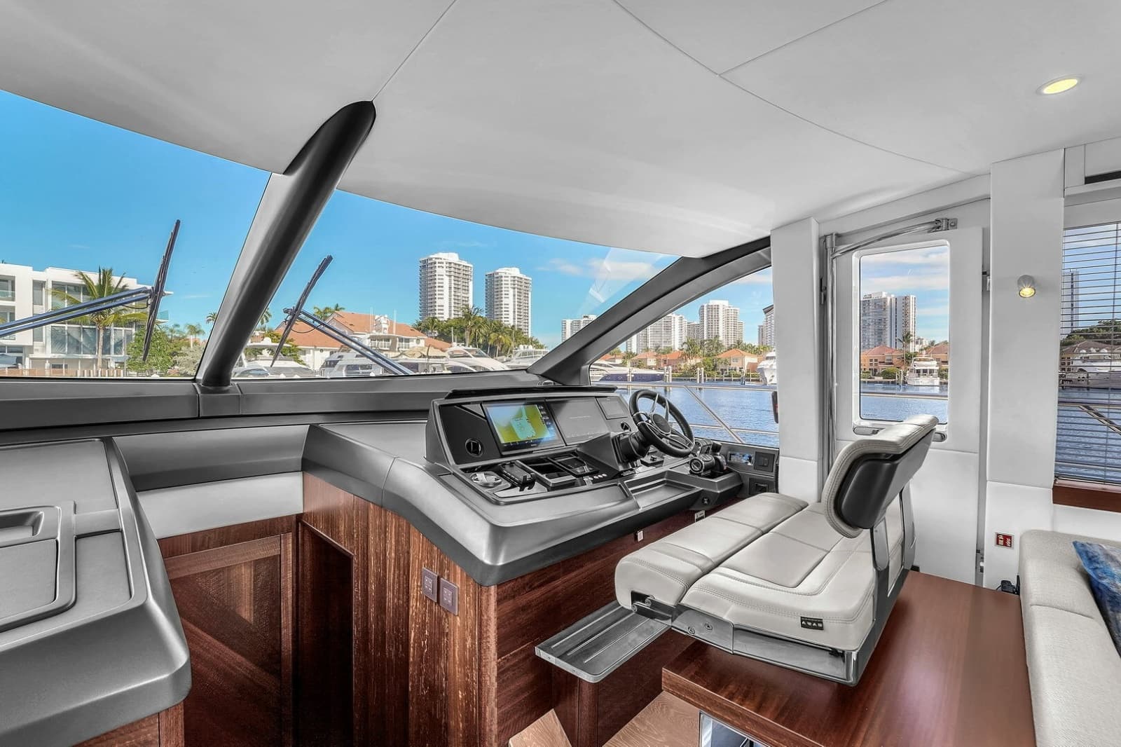 2023 Sunseeker Manhattan