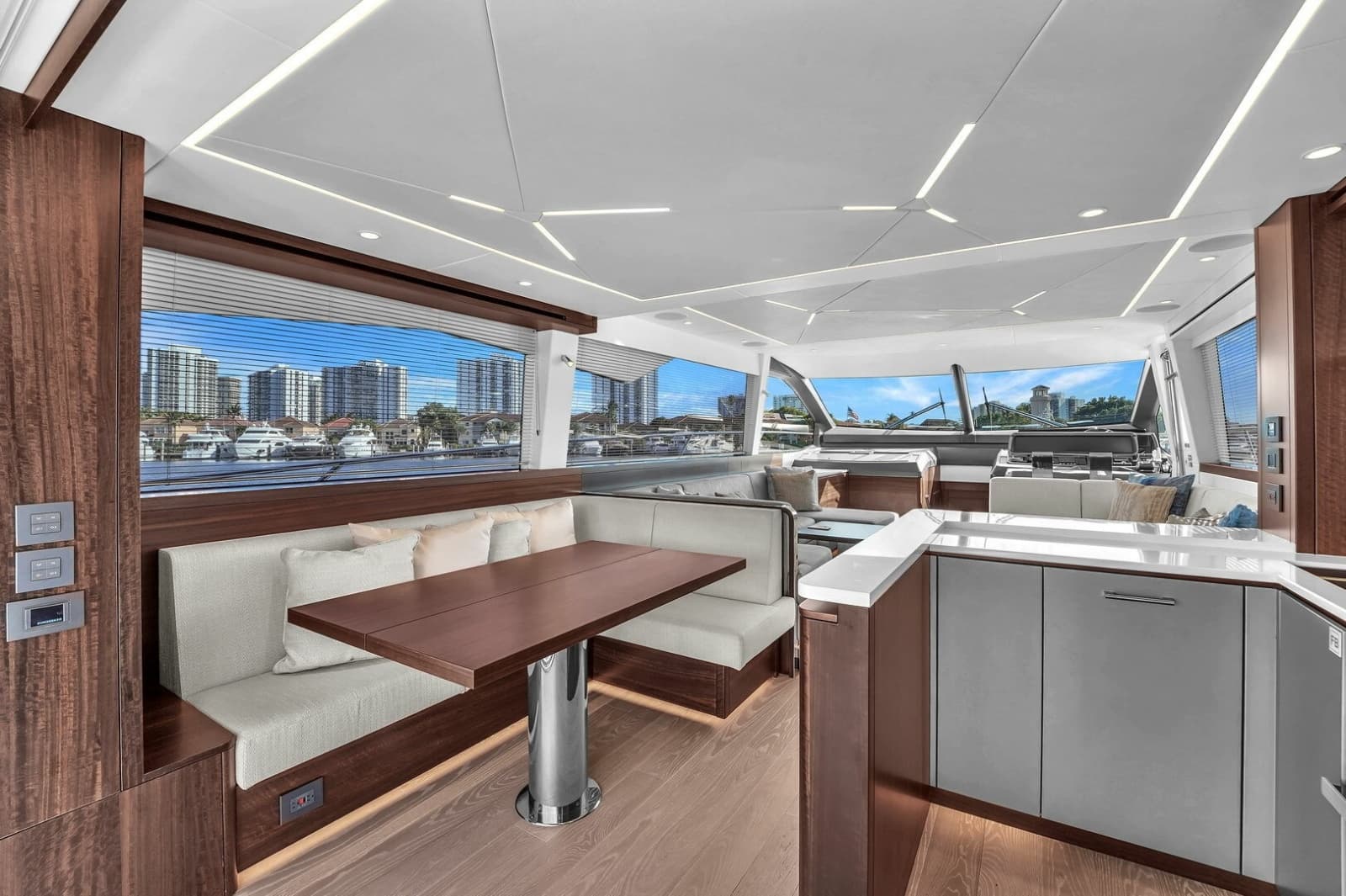 2023 Sunseeker Manhattan