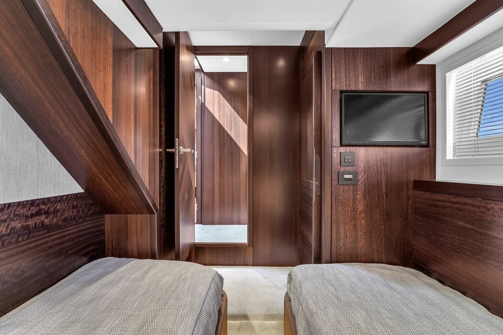 2023 Sunseeker Manhattan