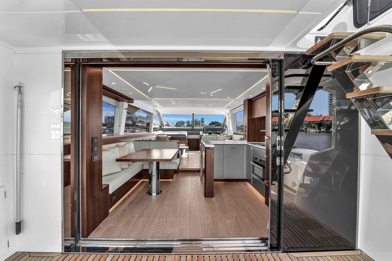2023 Sunseeker Manhattan