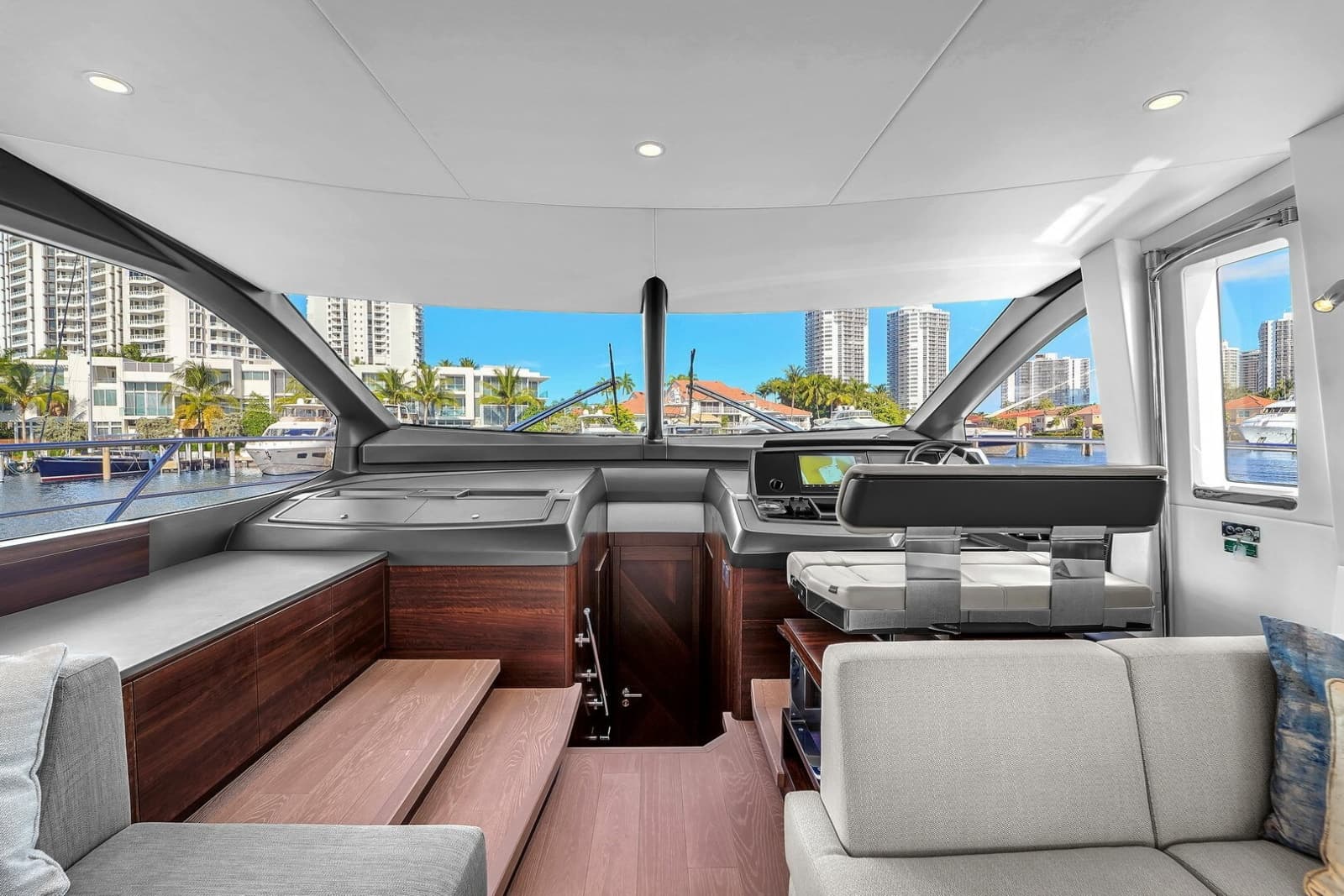 2023 Sunseeker Manhattan