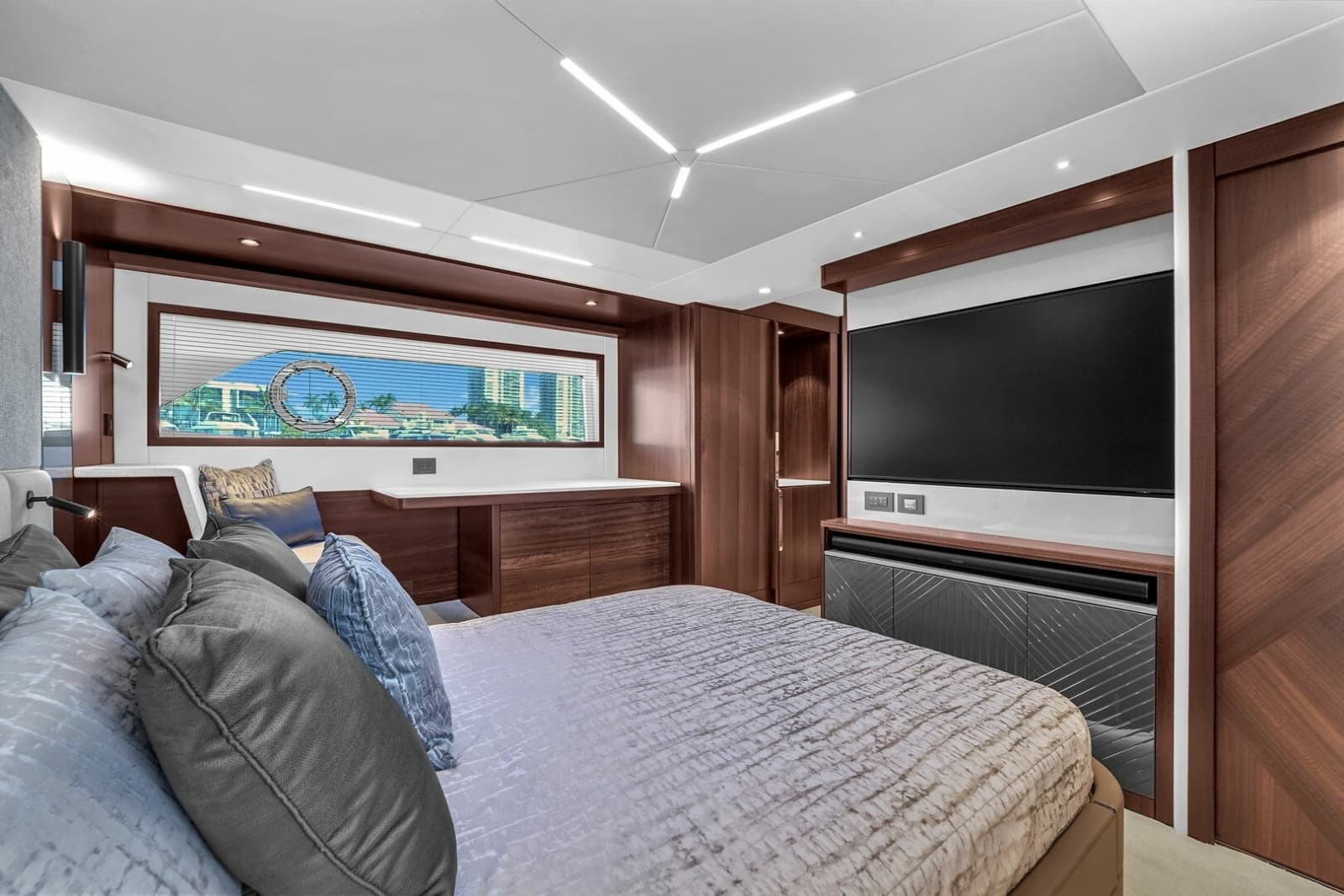2023 Sunseeker Manhattan