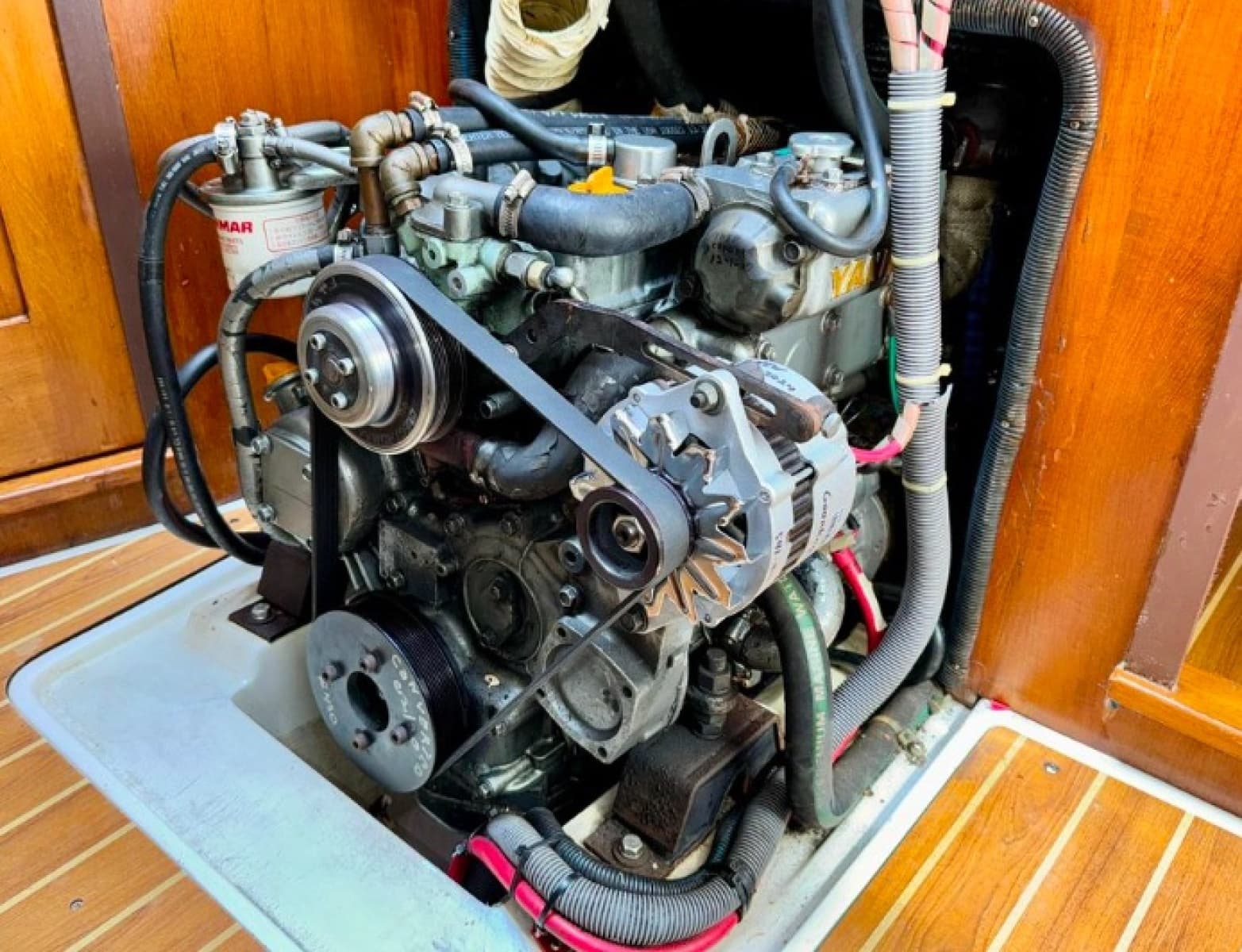 2004 Catalina 387