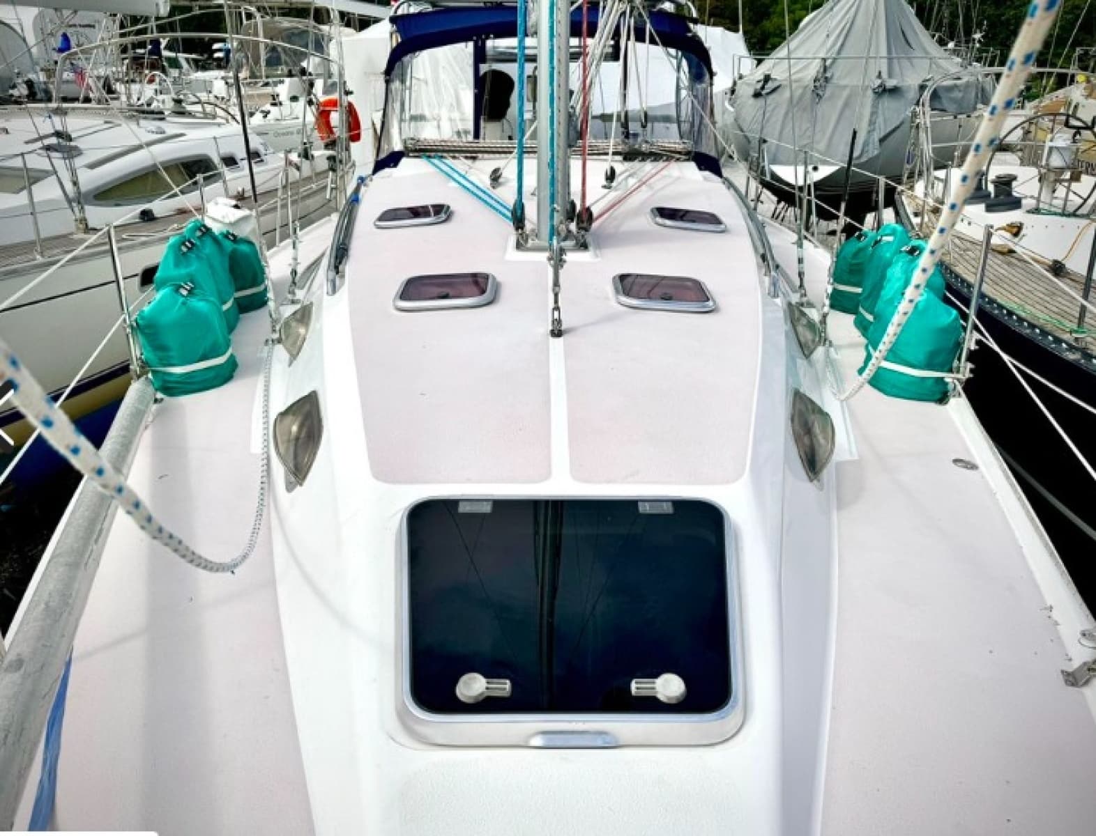2004 Catalina 387