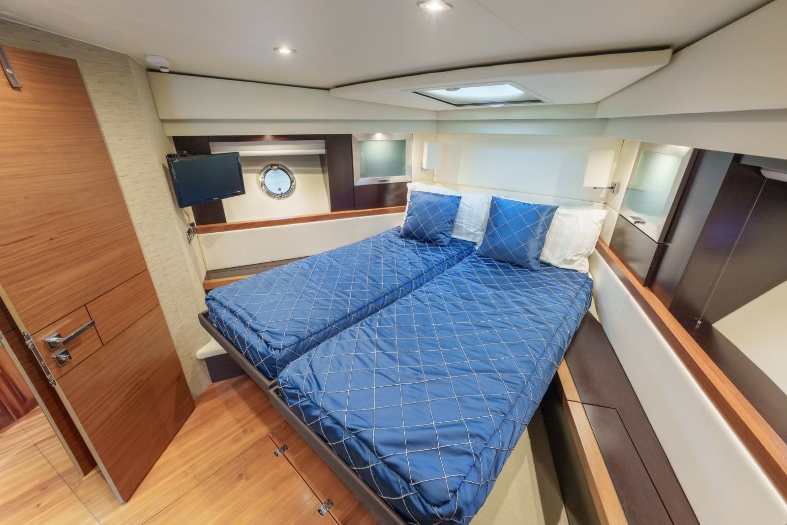 2017 Tiara Yachts C53 Coupe