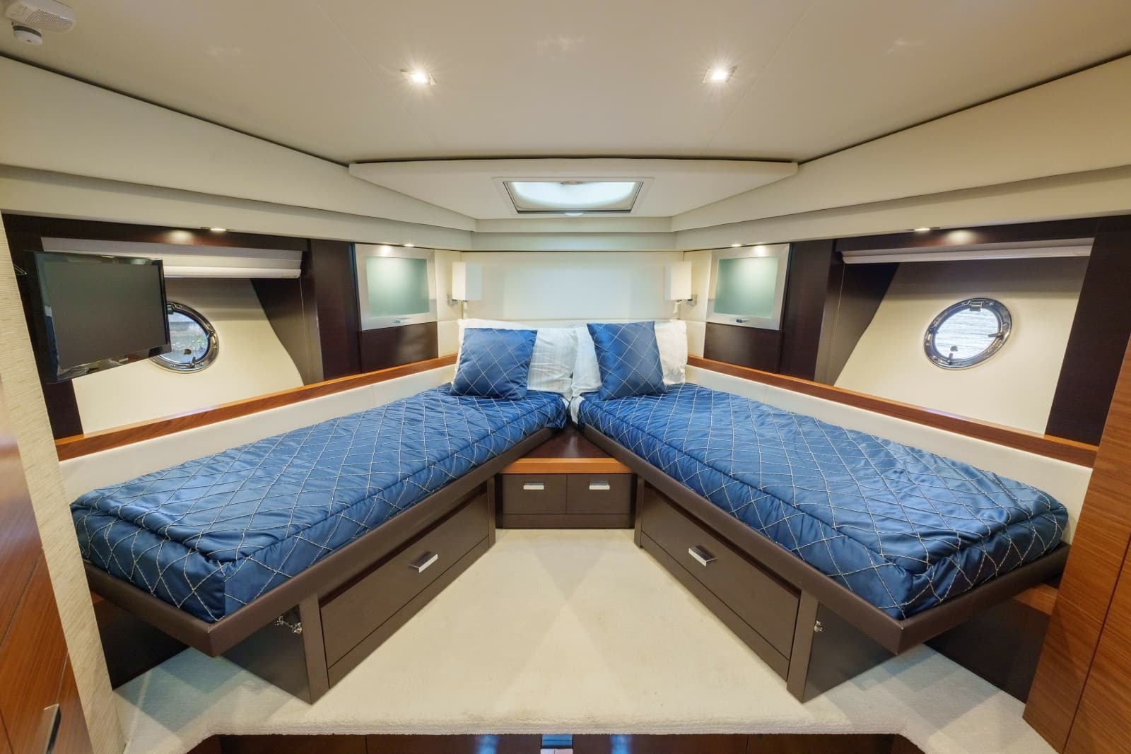 2017 Tiara Yachts C53 Coupe