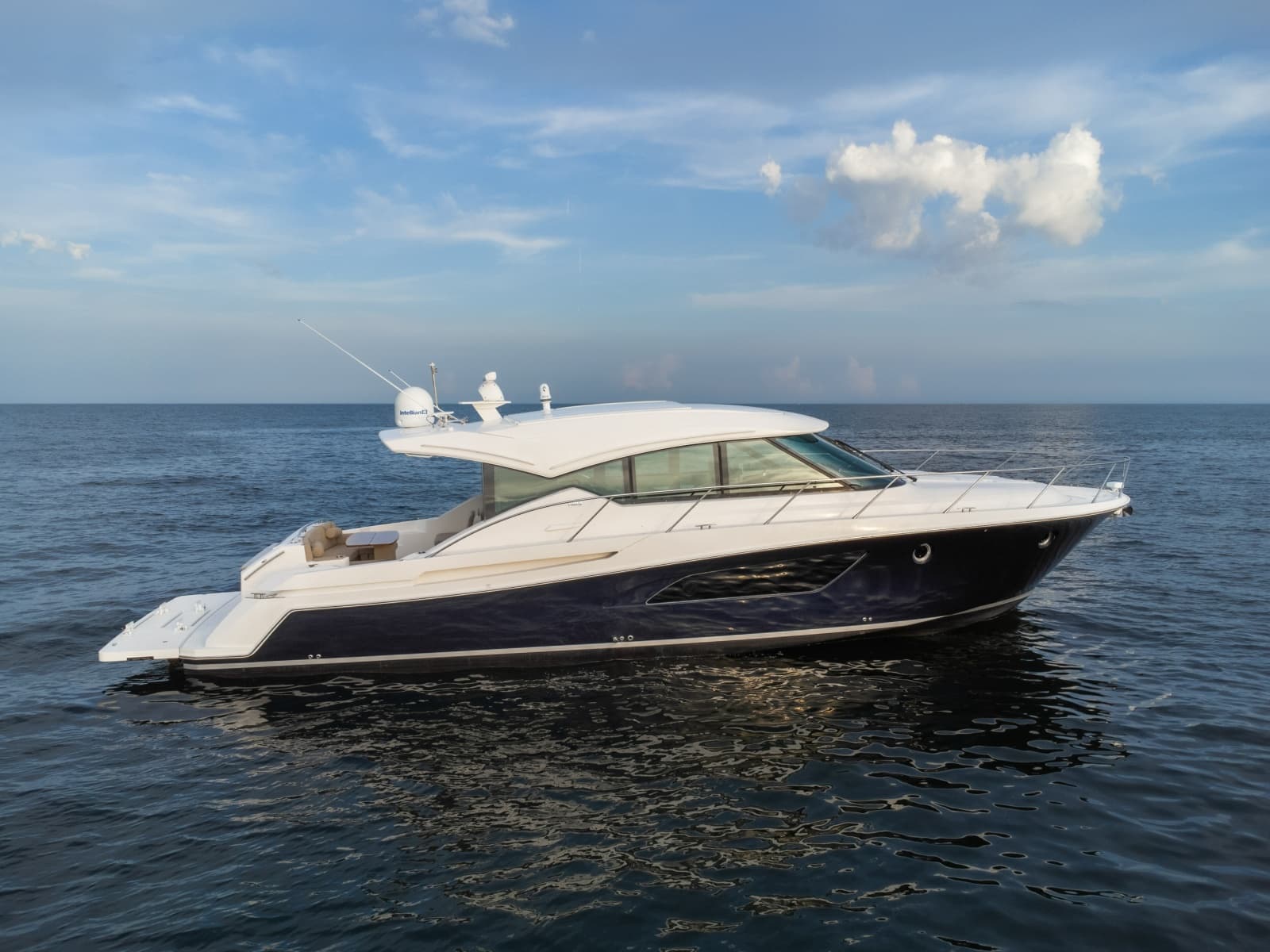 2017 Tiara Yachts C53 Coupe