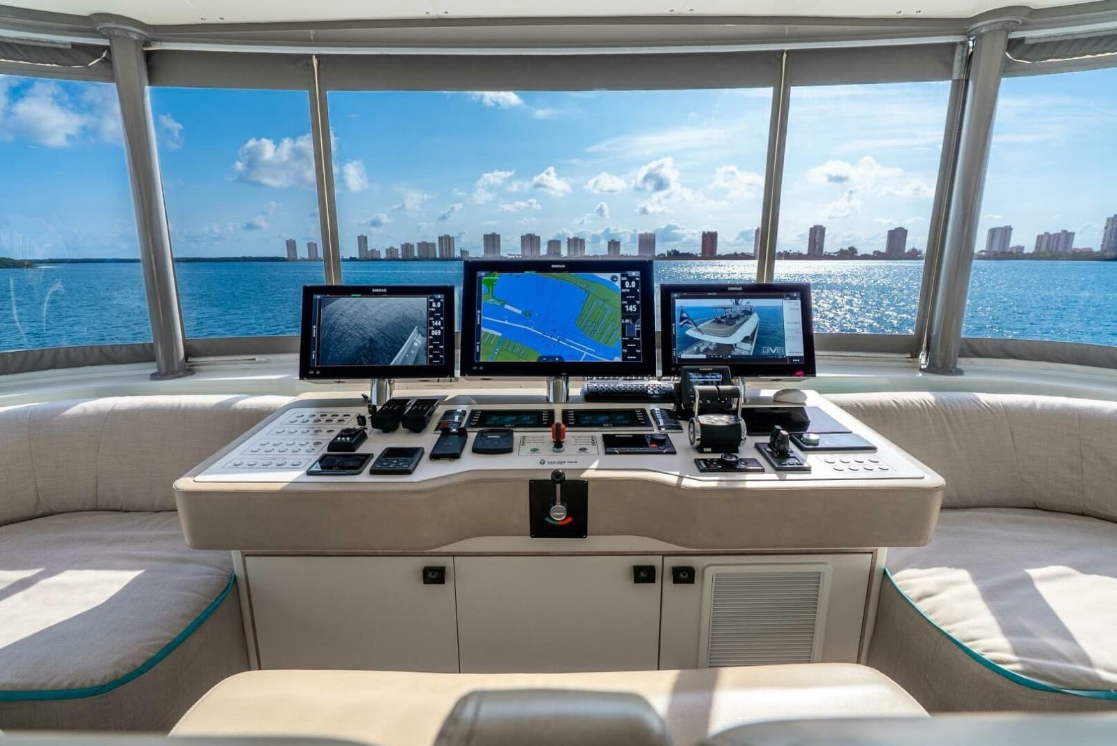 2019 Van der Valk LeVen 90