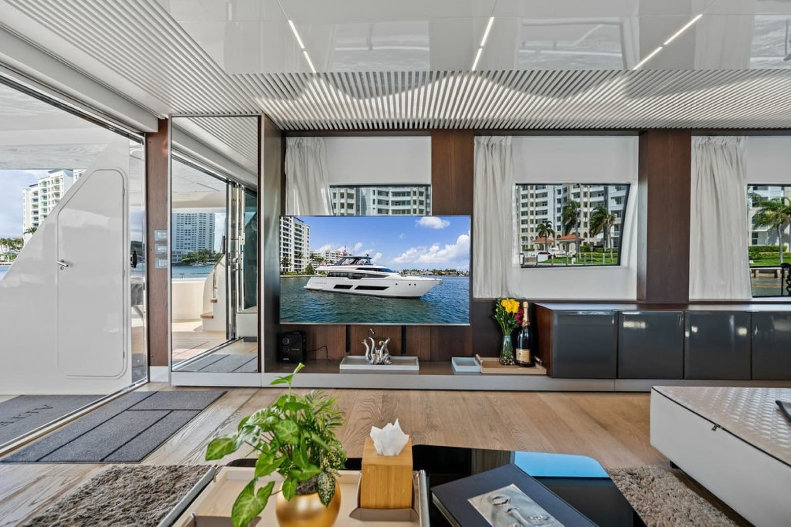 2018 Ferretti Yachts 850 Motoryacht