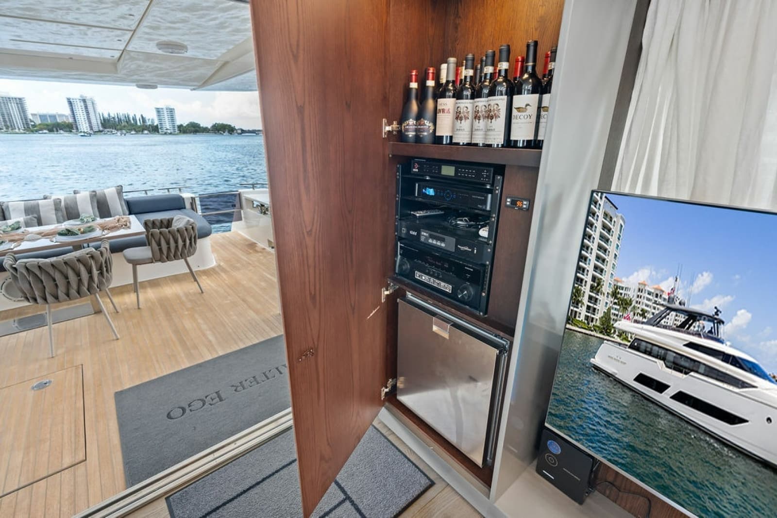 2018 Ferretti Yachts 850 Motoryacht