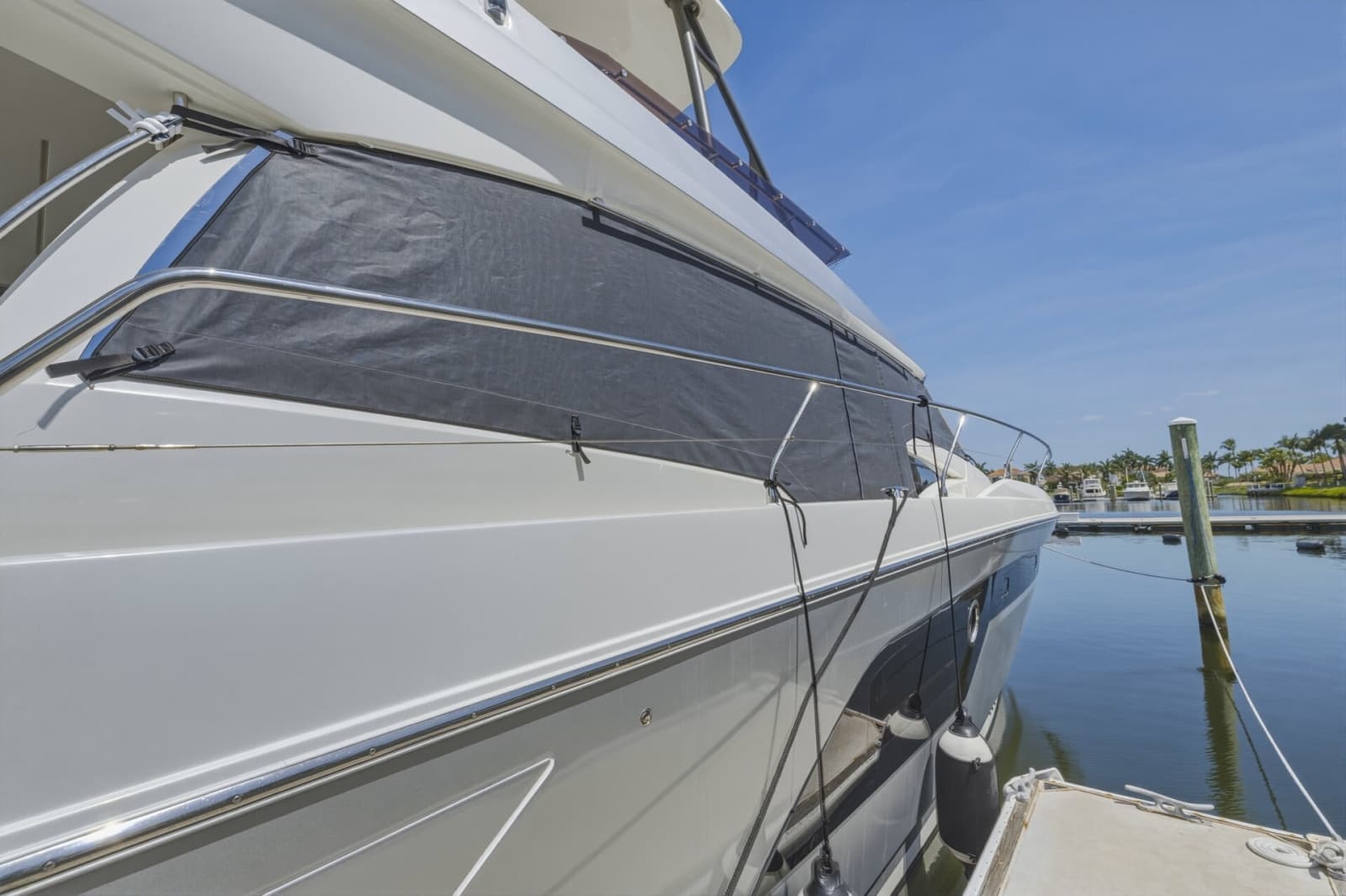 2022 Prestige 520 Fly