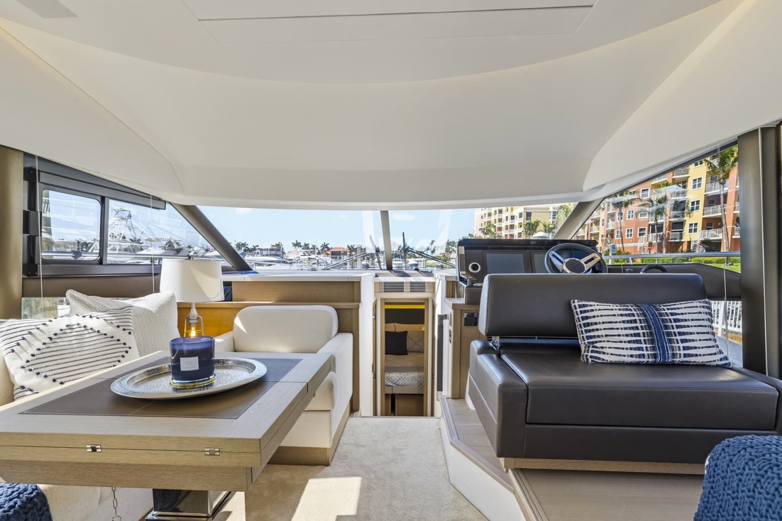 2022 Prestige 520 Fly