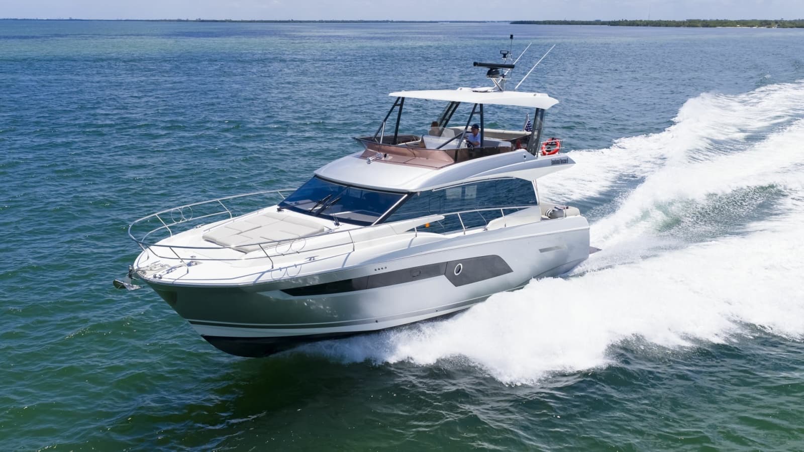 2022 Prestige 520 Fly